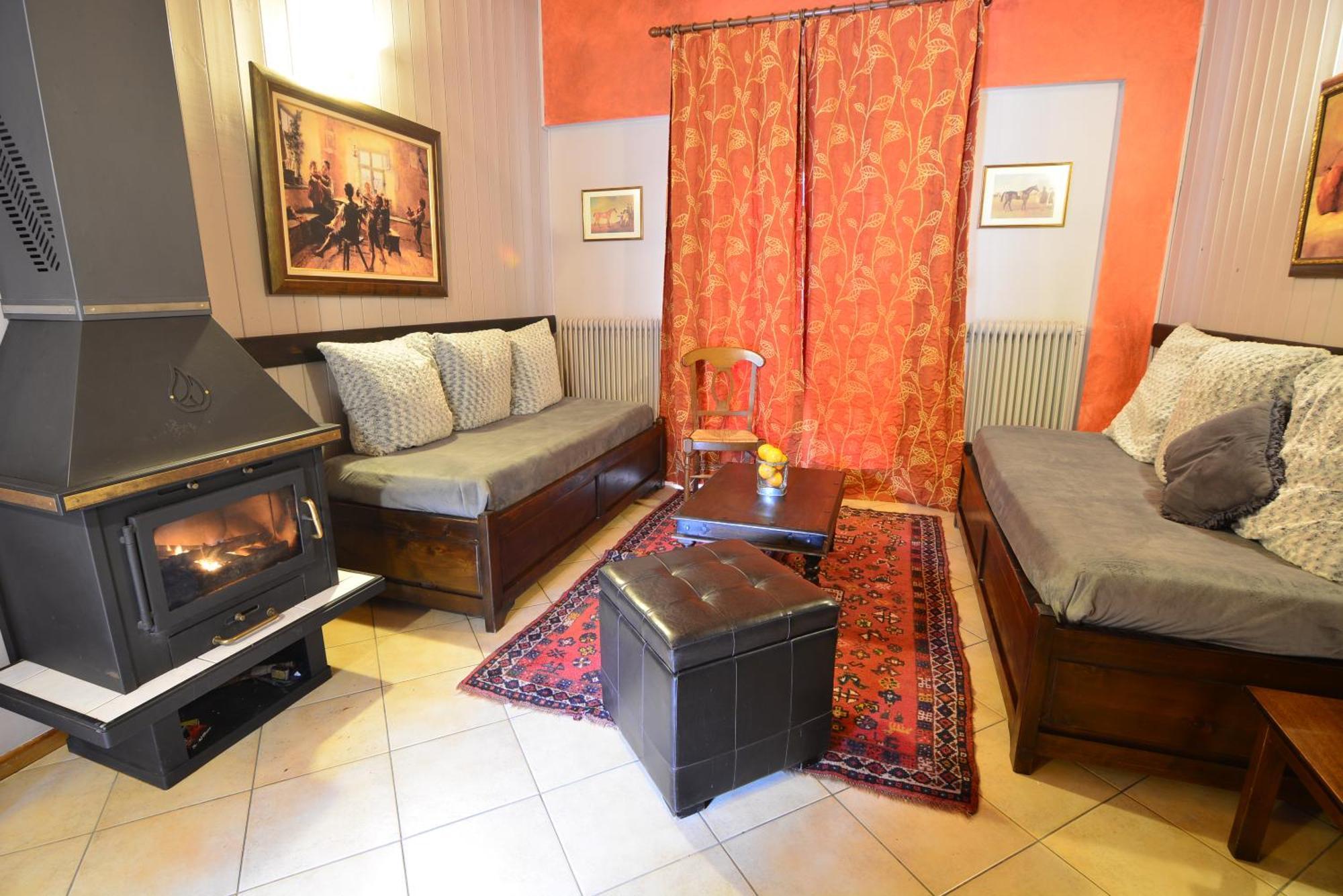 Aphrodite's Inn Kalavrita Extérieur photo