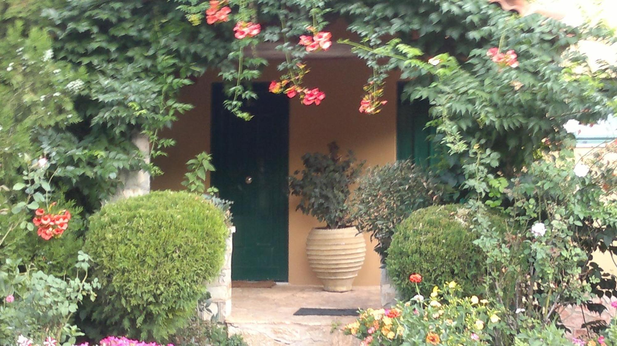 Aphrodite's Inn Kalavrita Extérieur photo