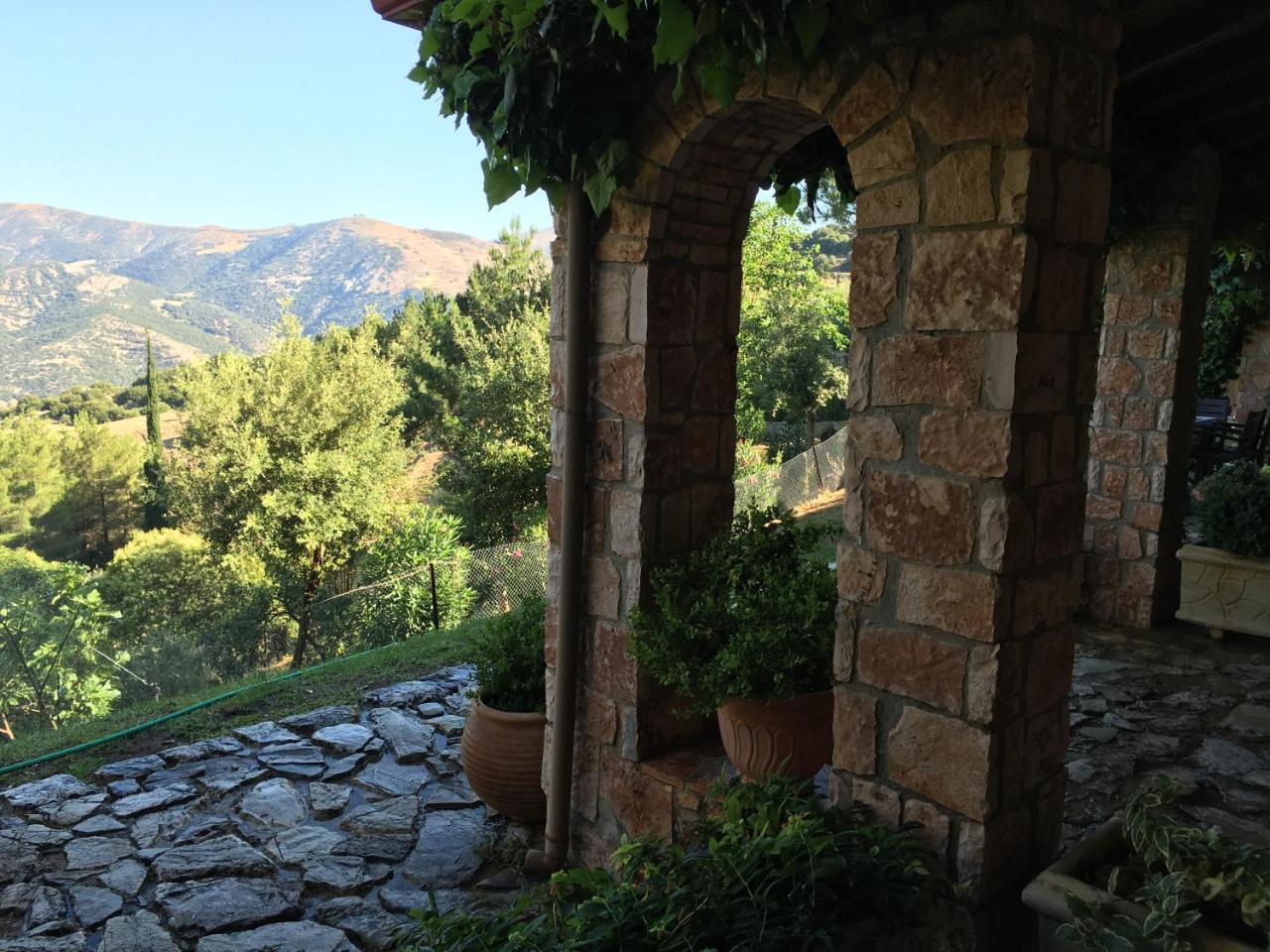 Aphrodite's Inn Kalavrita Extérieur photo